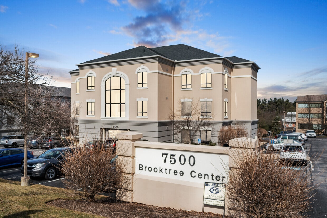 7500 Brooktree Rd, Wexford, PA for lease Interior Photo- Image 1 of 3