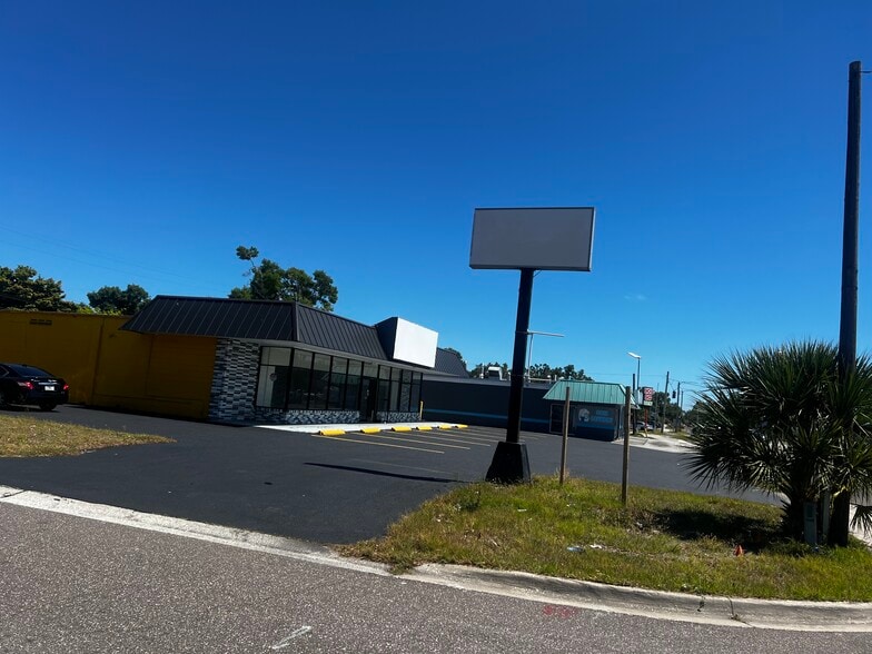2108 49th St S, Saint Petersburg, FL for sale - Building Photo - Image 2 of 15