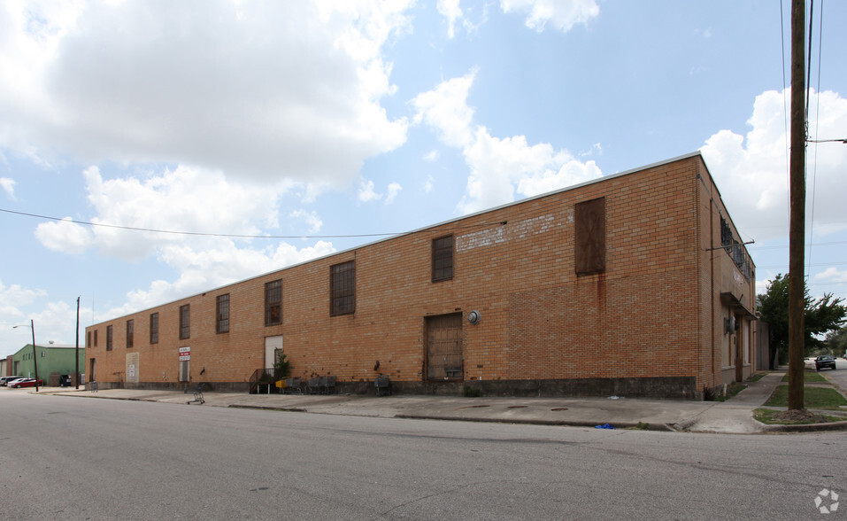 1111 Live Oak St, Houston, TX for lease - Primary Photo - Image 1 of 16