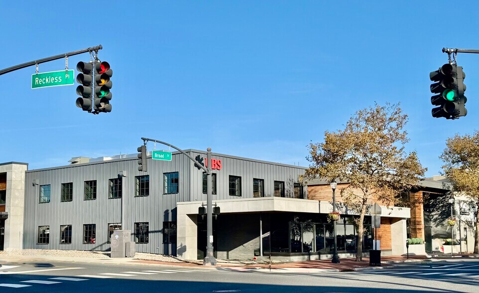 140-148 Broad St, Red Bank, NJ à louer - Photo du bâtiment - Image 2 de 10