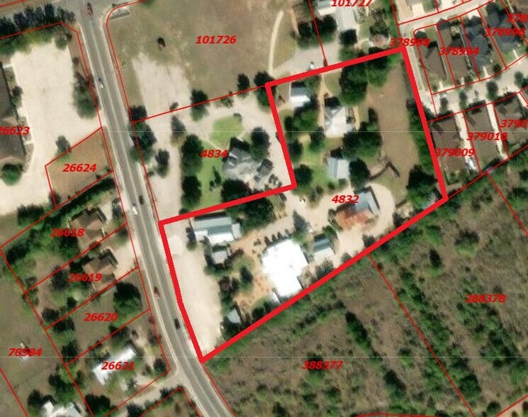 830, 832, & 870 Gruene Road, New Braunfels, TX à vendre - Photo du bâtiment - Image 2 de 19