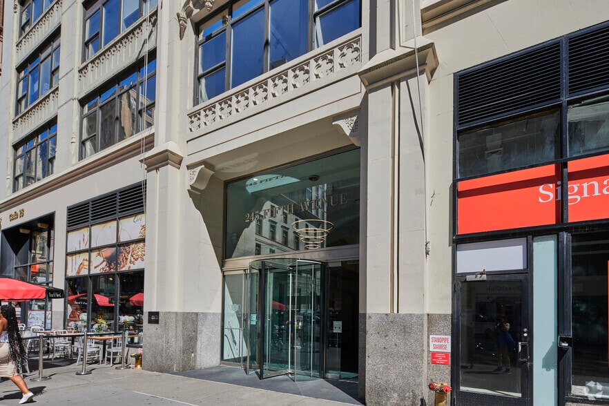 245 Fifth Ave, New York, NY for lease - Building Photo - Image 3 of 14