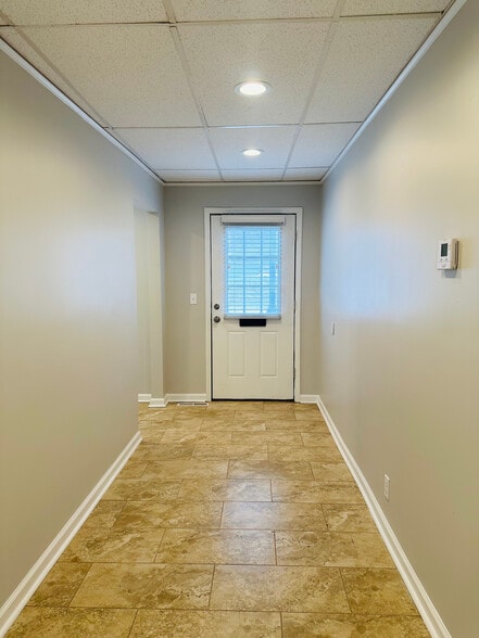 5857 Kellogg Ave, Cincinnati, OH for lease - Building Photo - Image 3 of 11