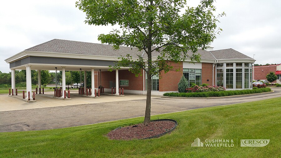 1011 E Aurora Rd, Macedonia, OH à louer - Photo du bâtiment - Image 3 de 12