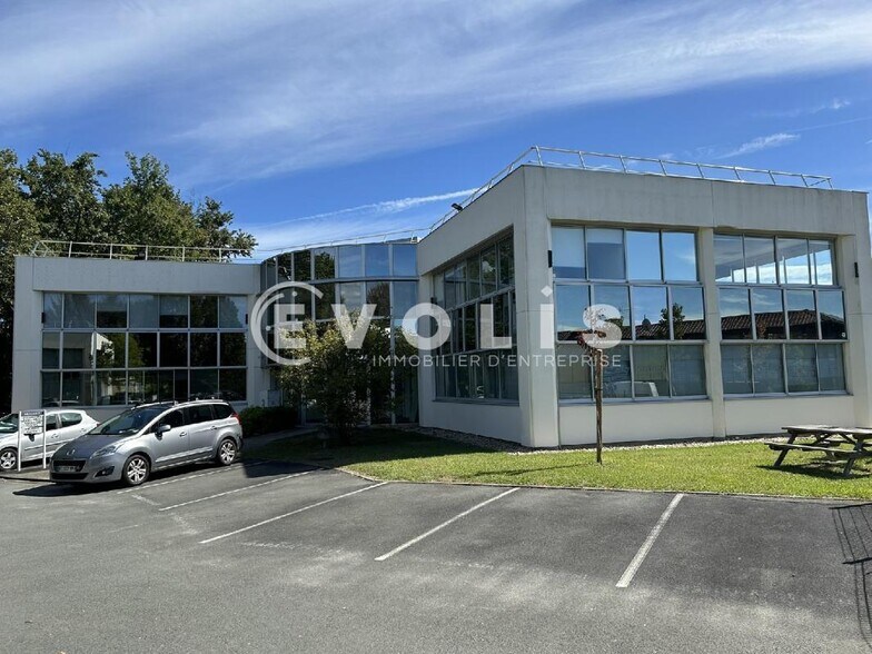 1 Avenue Henri Becquerel, Mérignac à louer - Photo du bâtiment - Image 2 de 2