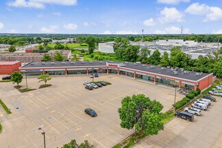Plus de détails pour 3880-3928 NW Urbandale Dr, Urbandale, IA - Commerce de détail à louer