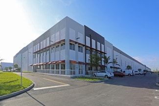 Plus de détails pour 3780 W 104th St, Hialeah, FL - Industriel à louer
