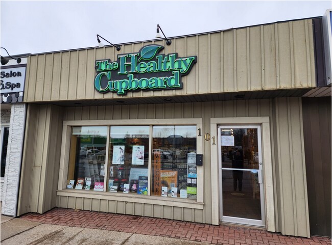 Plus de détails pour 101 Clarence St, Port Colborne, ON - Commerce de détail à vendre