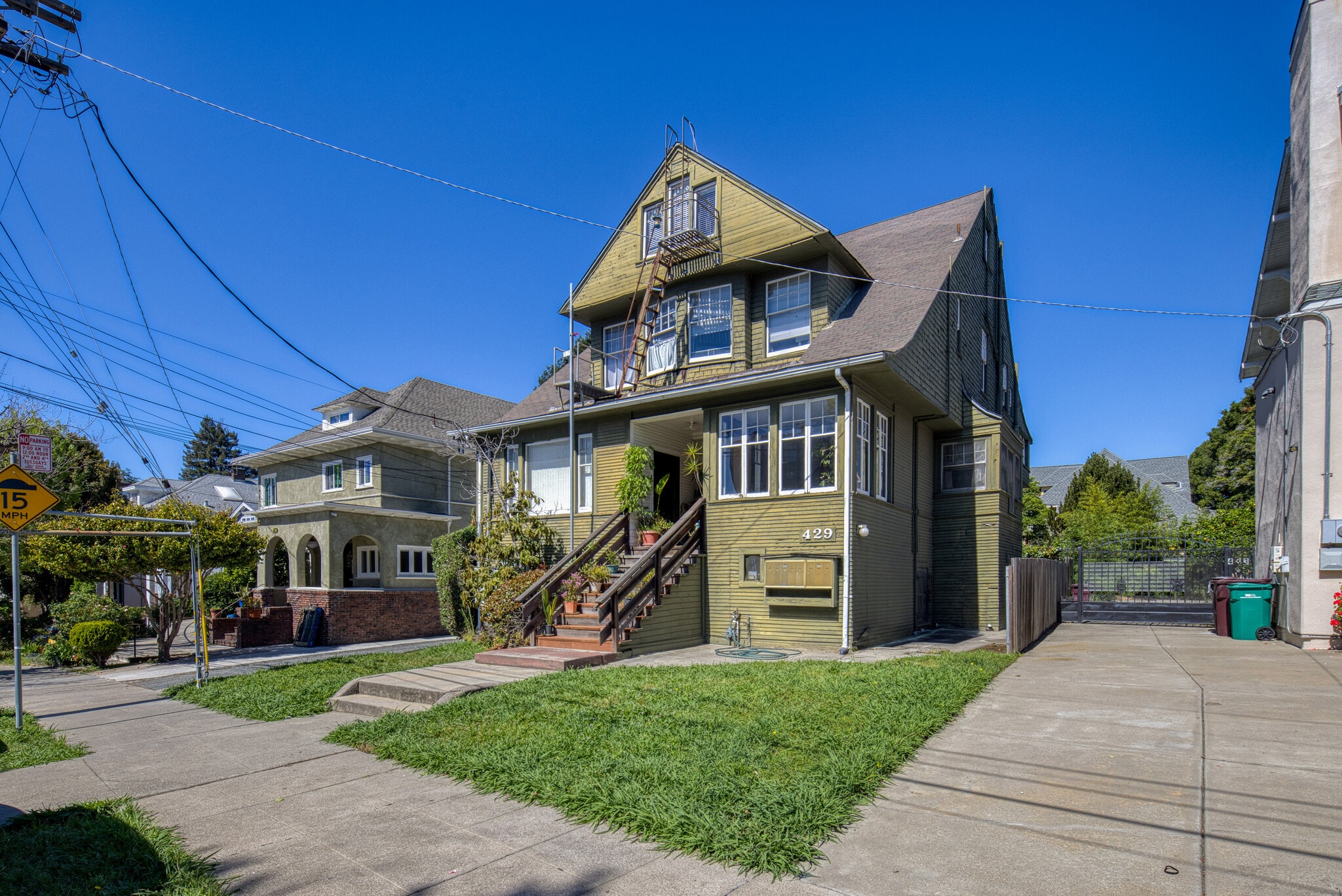 429 Vernon St, Oakland, CA à vendre Photo principale- Image 1 de 15