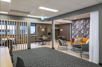 2 Gardner Cl, Brisbane for lease Interior Photo- Image 1 of 6