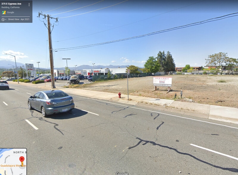 380 E Cypress Ave, Redding, CA for sale - Building Photo - Image 2 of 10