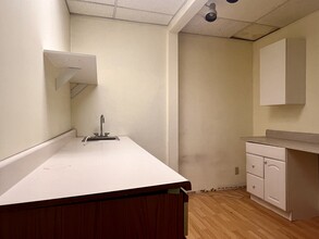 1324 E Carson St, Pittsburgh, PA for lease Interior Photo- Image 2 of 8