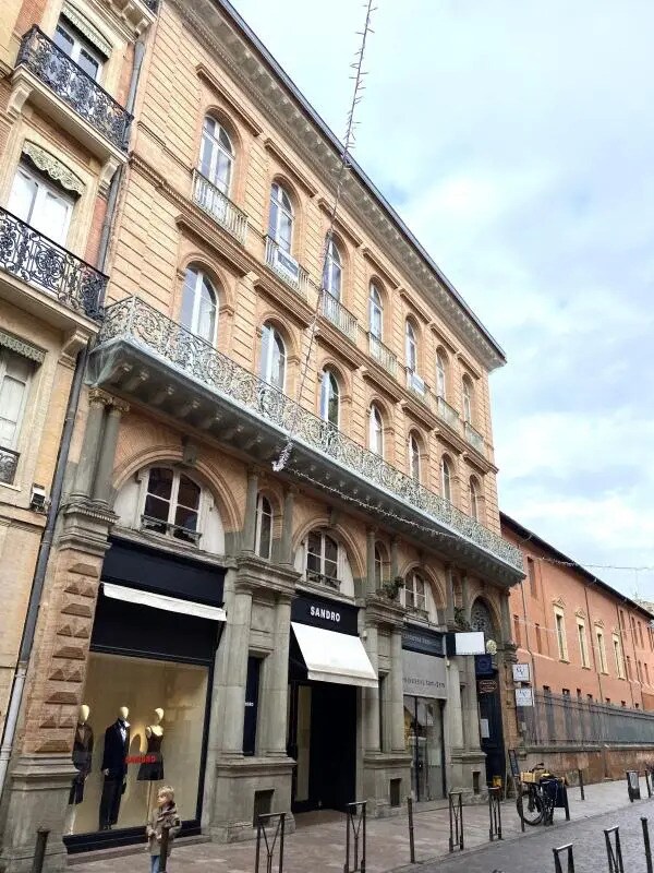 Office in Toulouse for lease Building Photo- Image 1 of 5