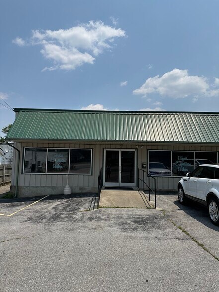 500 N Main St, Franklin, KY à louer - Photo du bâtiment - Image 2 de 7