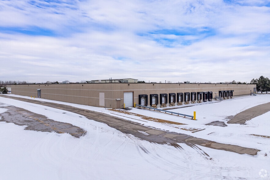 N53W24700 S Corporate Cir, Sussex, WI for lease - Building Photo - Image 2 of 5