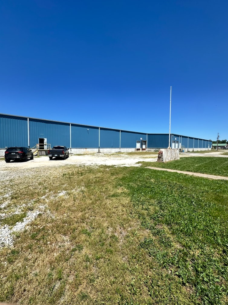 1301 Industrial Park Rd, Mountain Grove, MO à louer Photo du bâtiment- Image 1 de 24