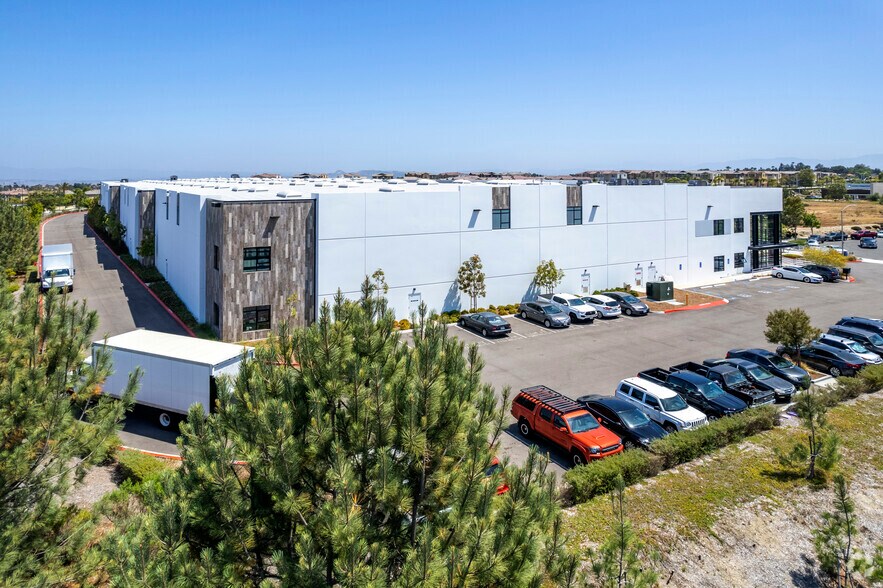 1322 Rocky Point Dr, Oceanside, CA à louer - Photo du bâtiment - Image 2 de 5