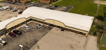 1305-1331 W 40 Hwy, Blue Springs, MO for lease Building Photo- Image 2 of 4