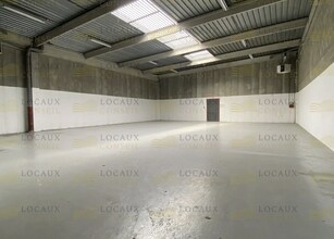 Flex in Cergy for lease Interior Photo- Image 2 of 5