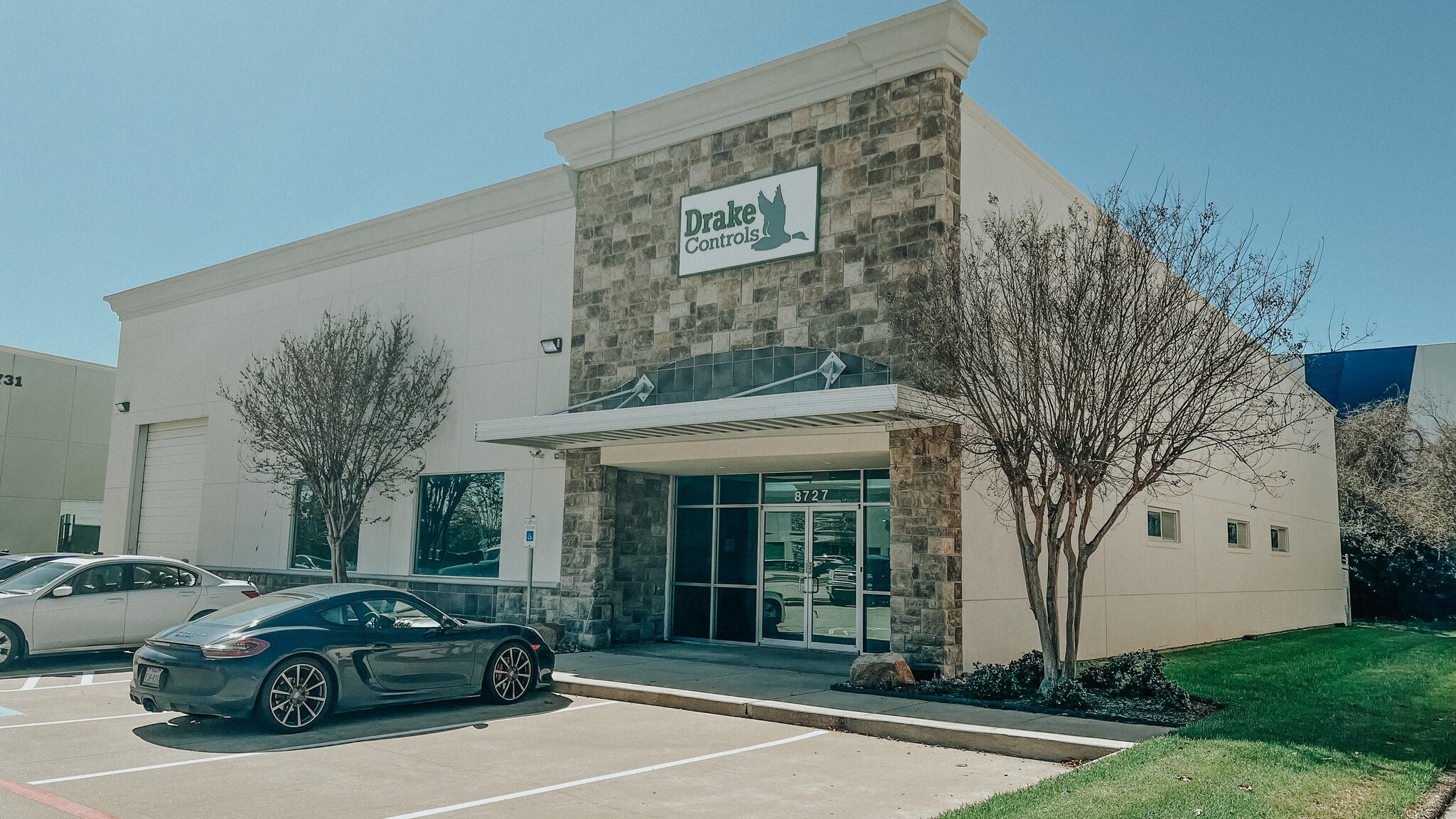 8727 Fallbrook Dr, Houston, TX for lease Building Photo- Image 1 of 8