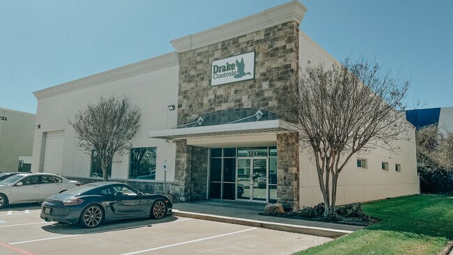 Plus de détails pour 8727 Fallbrook Dr, Houston, TX - Local d'activités à louer