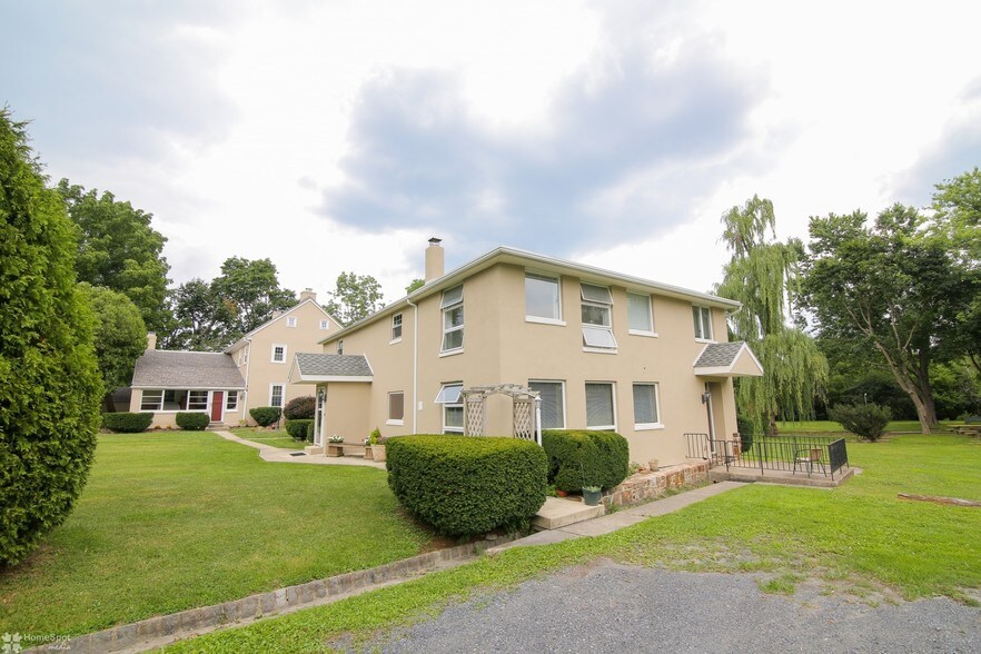 3305 Municipal Dr, Whitehall, PA à vendre - Photo du bâtiment - Image 3 de 60
