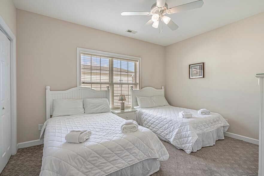 703 37th Ave S, North Myrtle Beach, SC à vendre - Photo intérieure - Image 2 de 40