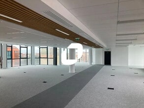 20 Rue De La Villette, Lyon for lease Interior Photo- Image 2 of 10