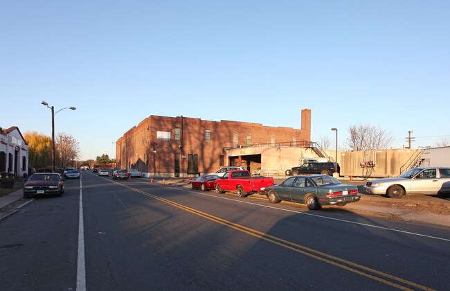 Plus de détails pour 650 Windsor St, Hartford, CT - Industriel à vendre