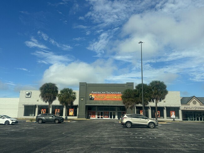 More details for 7463 W Colonial Dr, Orlando, FL - Retail for Lease