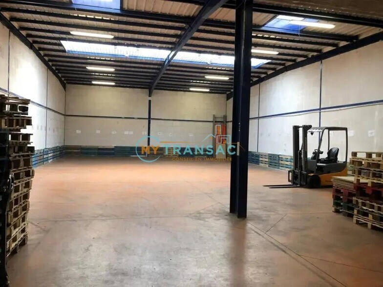 Flex in Villepinte for lease - Interior Photo - Image 3 of 5