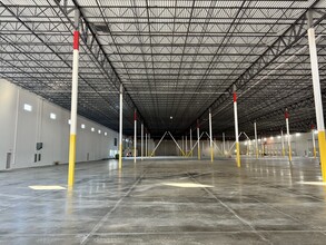 NW 44th, Ocala, FL for lease Interior Photo- Image 2 of 2