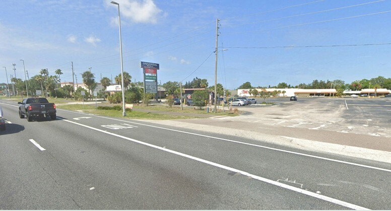 3561 US Highway 19, New Port Richey, FL à louer - Photo du bâtiment - Image 2 de 3