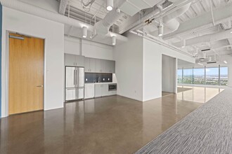 400 Spectrum Center Dr, Irvine, CA for lease Interior Photo- Image 2 of 7