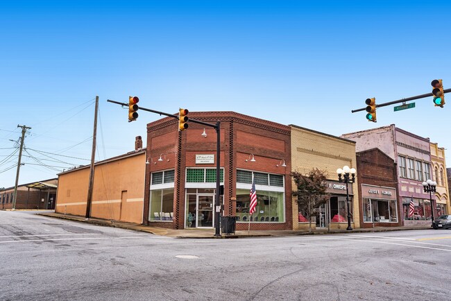 More details for 226 E Main St, Union, SC - Retail for Sale