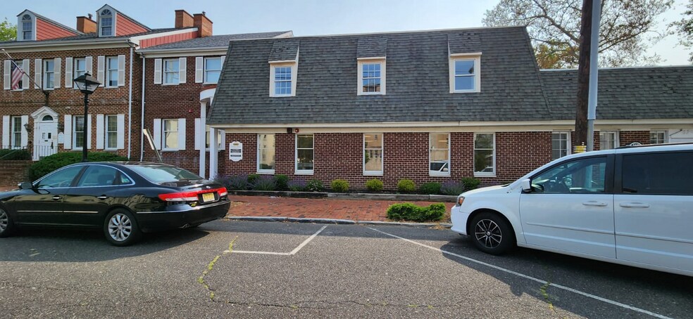 505 High St, Burlington, NJ à louer - Photo du bâtiment - Image 2 de 3
