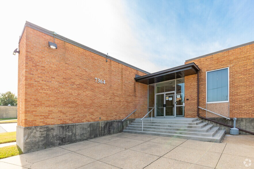 7364 Baltimore Annapolis Blvd, Glen Burnie, MD à louer - Photo du bâtiment - Image 2 de 8