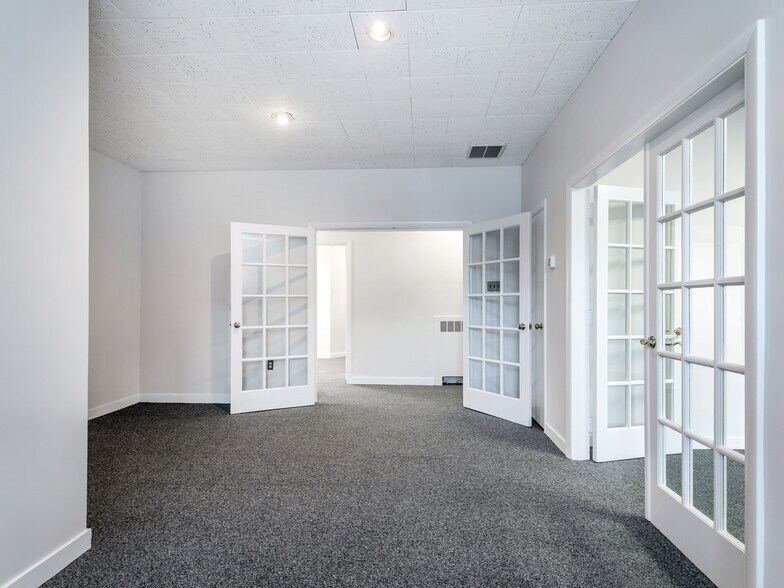 9 Bryan Hall Plz, Washington Depot, CT à louer - Photo intérieure - Image 3 de 5