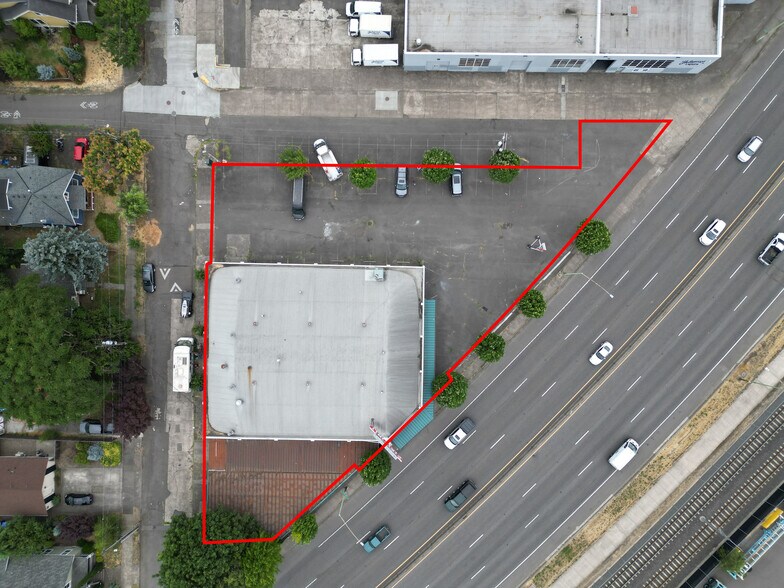 5341 SE McLoughlin Blvd, Portland, OR for sale - Aerial - Image 2 of 4