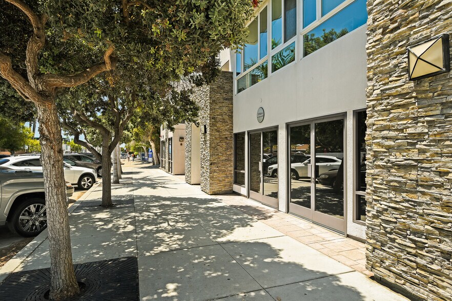 928-950 Hornblend St, San Diego, CA à vendre - Photo du bâtiment - Image 3 de 22