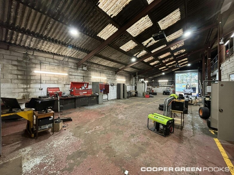 Cressage Ave, Shrewsbury for lease - Interior Photo - Image 2 of 2