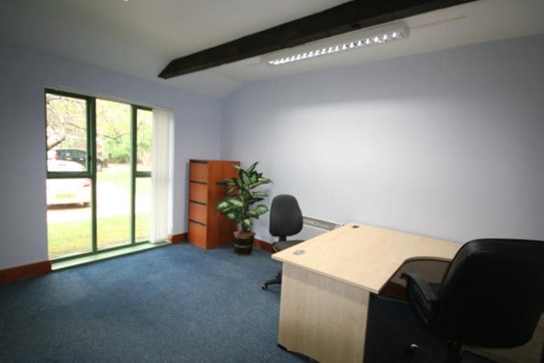 2 Clarendon Ct, Stockbridge à louer - Photo du bâtiment - Image 3 de 6