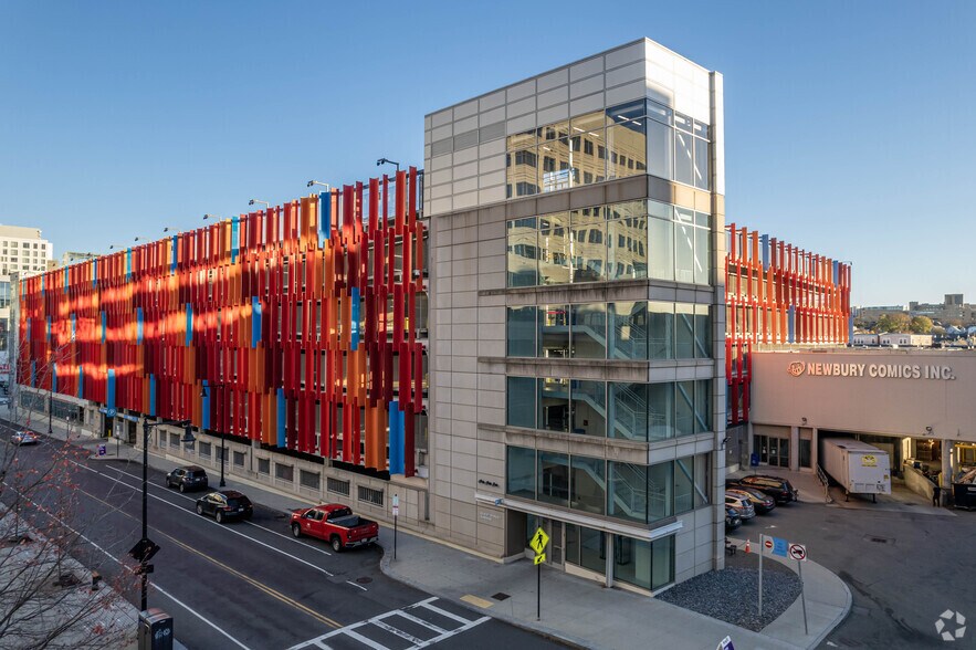 15 Guest St, Brighton, MA à louer - Photo du bâtiment - Image 2 de 6