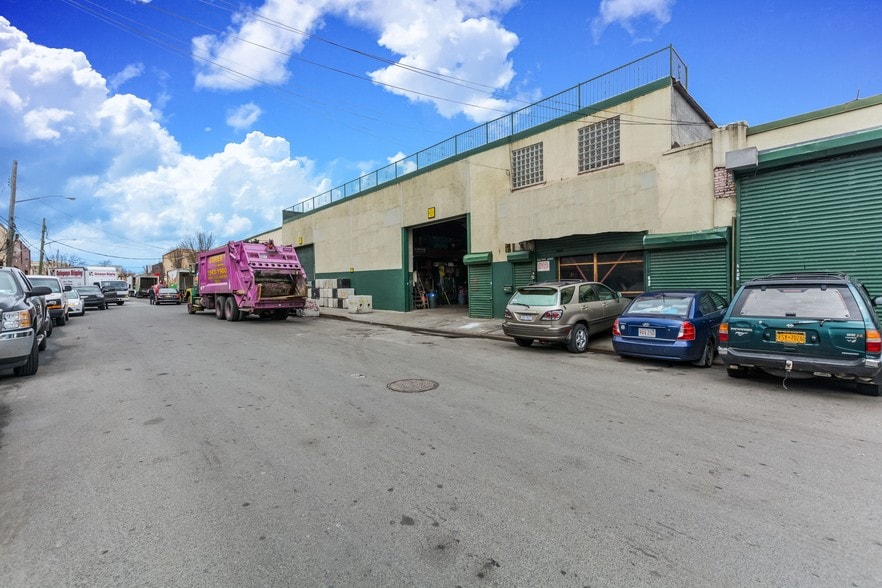 1321 Oak Point Ave, Bronx, NY for sale - Building Photo - Image 3 of 4