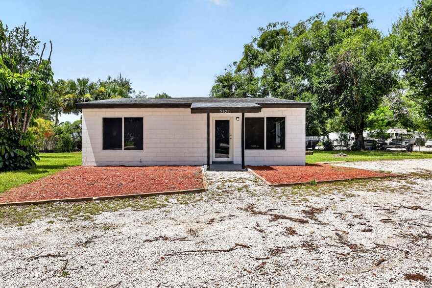 5327 St. Lucie Blvd, Fort Pierce, FL for lease - Building Photo - Image 2 of 6