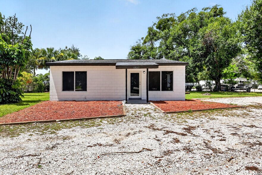 5327 St. Lucie Blvd, Fort Pierce, FL à louer - Photo du bâtiment - Image 2 de 6