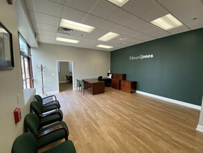 7313-7337 N Harlem Ave, Niles, IL for lease Interior Photo- Image 2 of 7