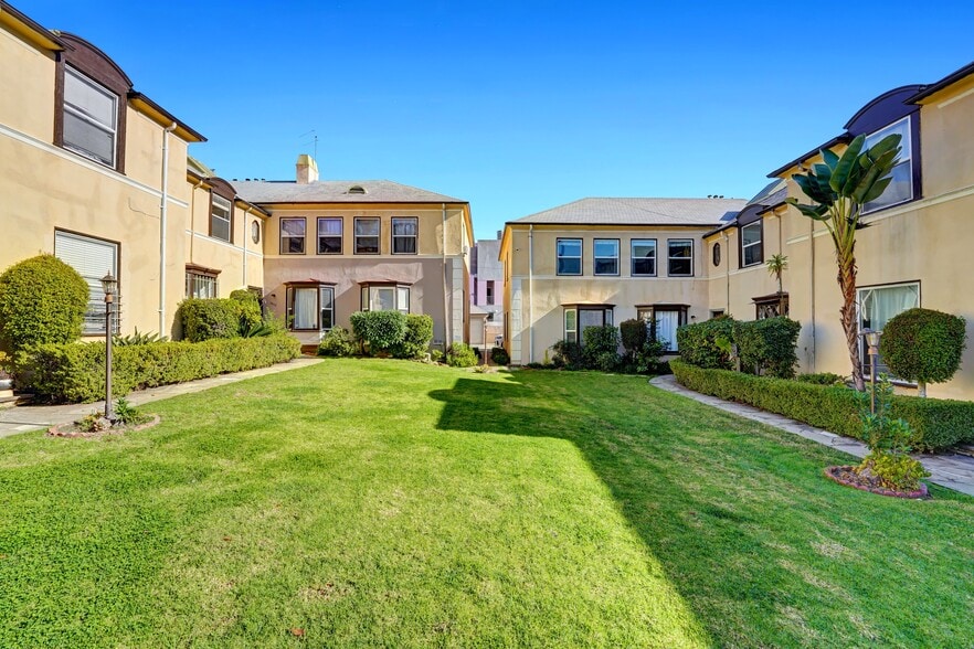 1852-1862 N Edgemont St, Los Angeles, CA for sale - Building Photo - Image 2 of 21