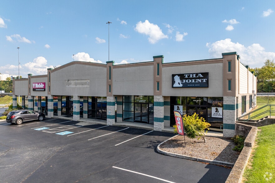 3177 Linden Dr, Bristol, VA for sale - Building Photo - Image 2 of 15