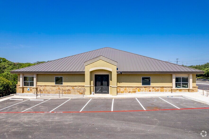 2130 Thousand Oaks Blvd, San Antonio, TX à vendre - Photo du bâtiment - Image 3 de 4
